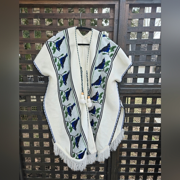 Vintage Poncho - Picture 7 of 9